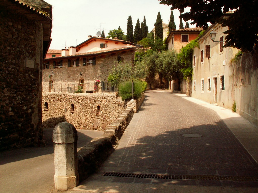 Apartments Lazise center