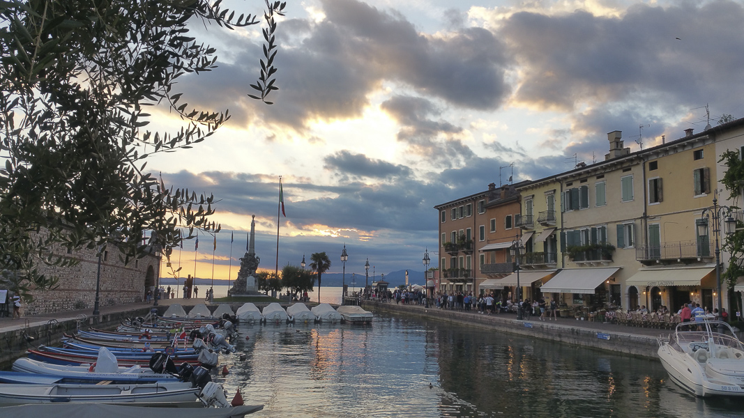 Apartments Lazise center