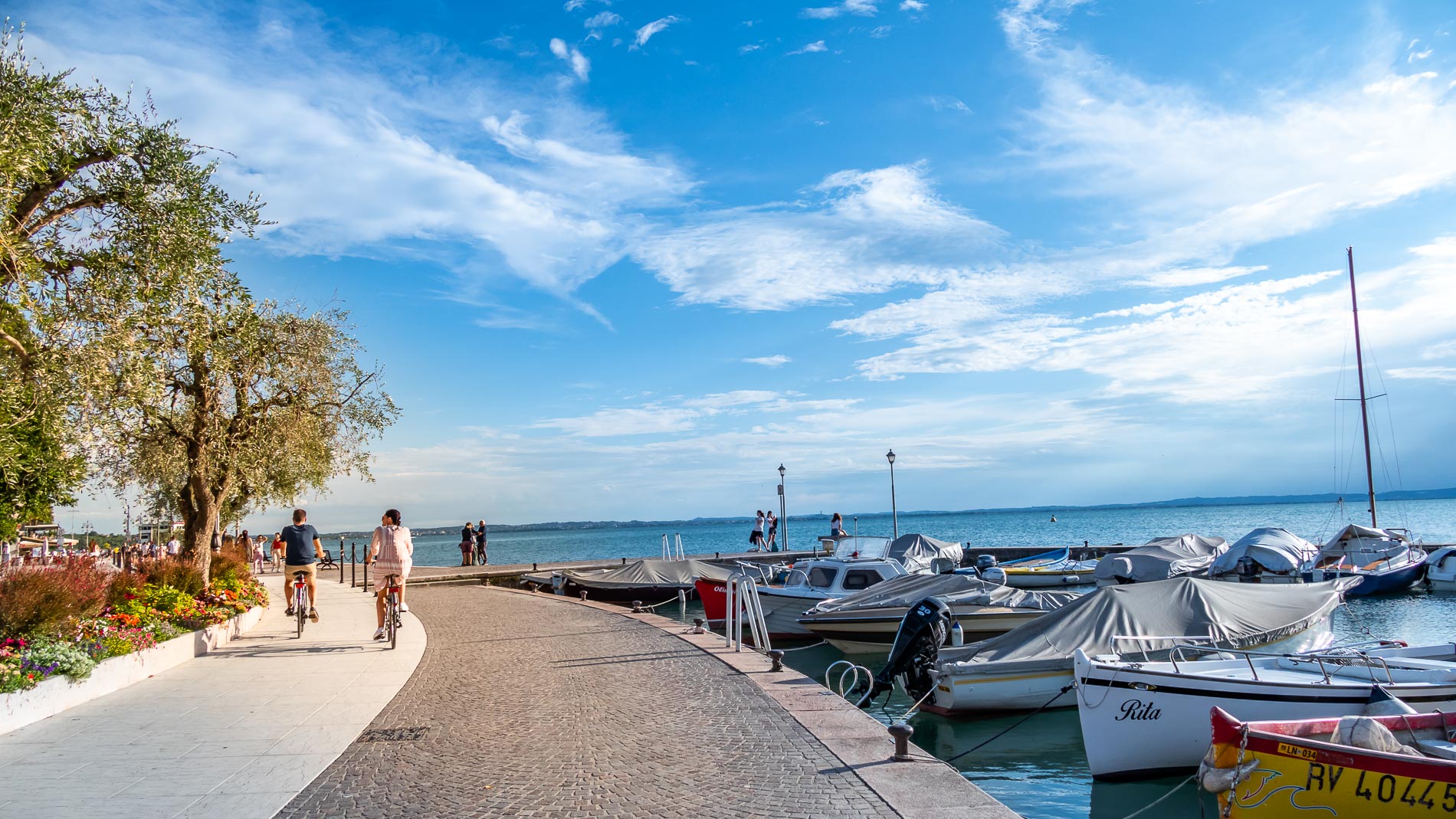 Apartments Lazise center